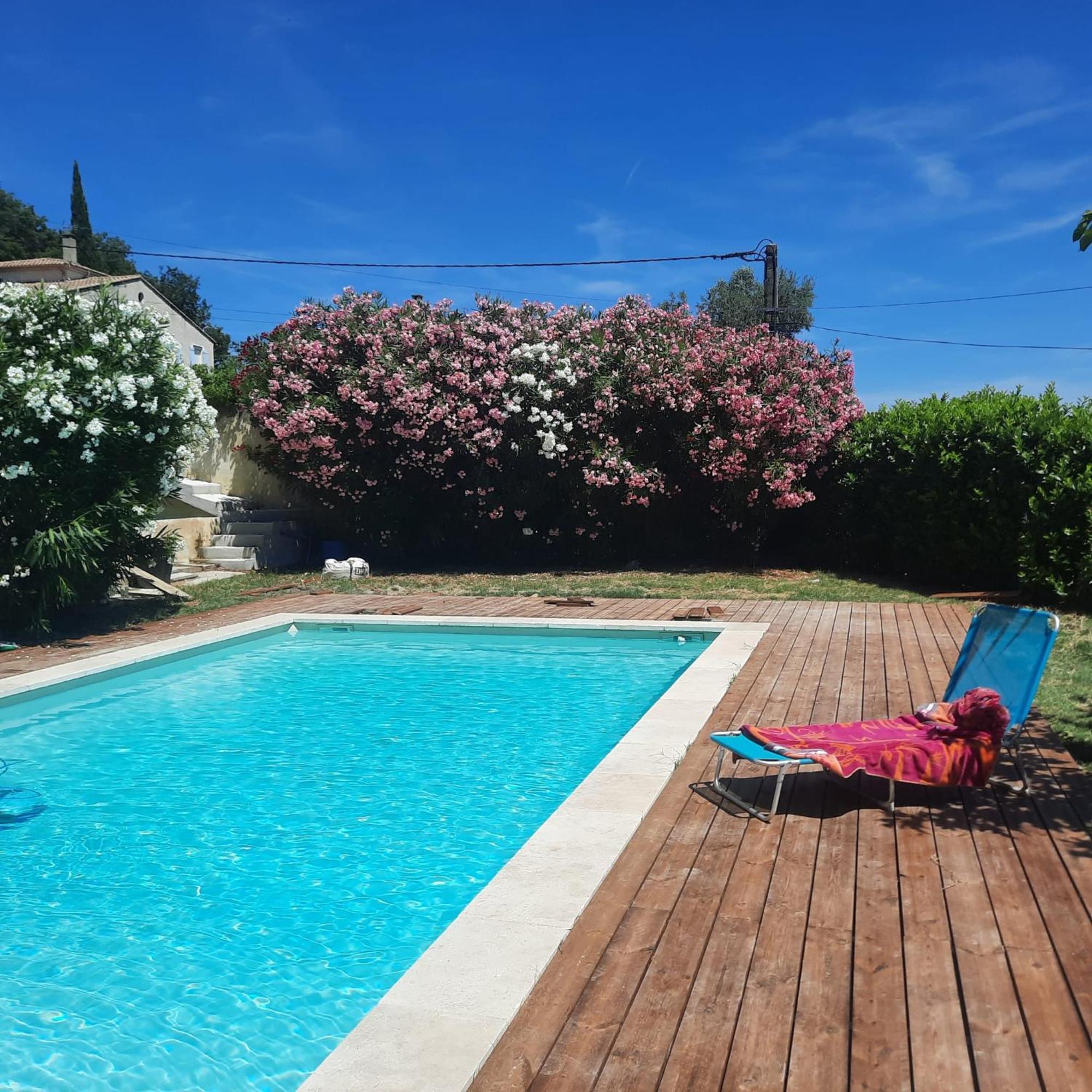 Au Fil De Soi Villa Saint-Julien-de-Peyrolas Exteriör bild