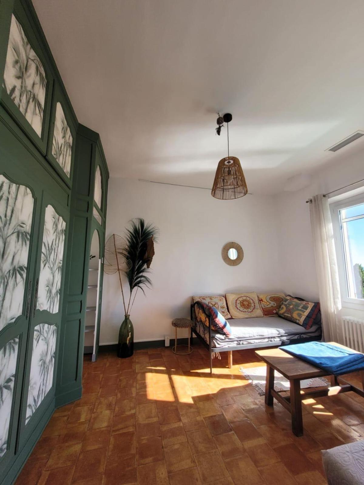 Au Fil De Soi Villa Saint-Julien-de-Peyrolas Rum bild