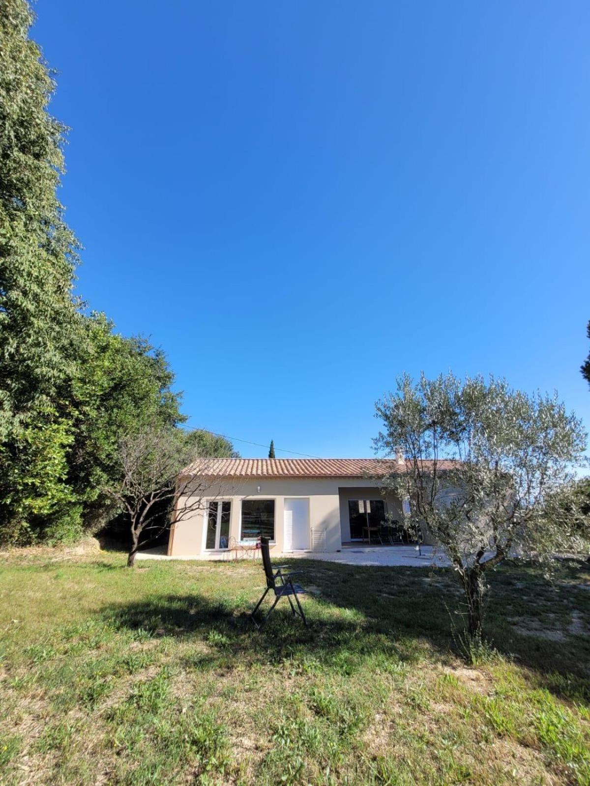Au Fil De Soi Villa Saint-Julien-de-Peyrolas Rum bild